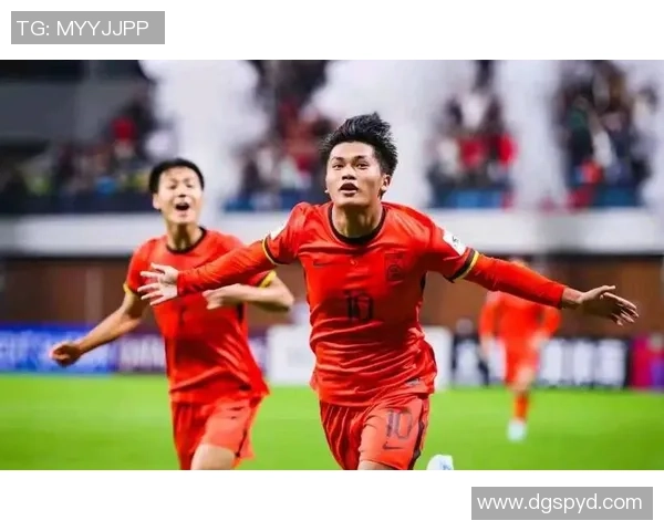 媒体聚焦足球明星背后的故事与成就探讨